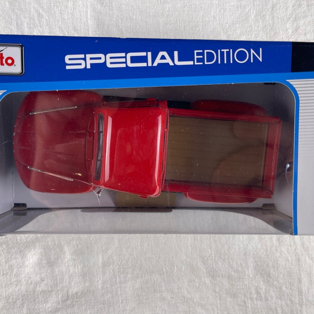 1:25 Scale 1948 Ford F-1 Pickup Truck Diecast Model - Maisto Red New In Box - Picture 5 of 7